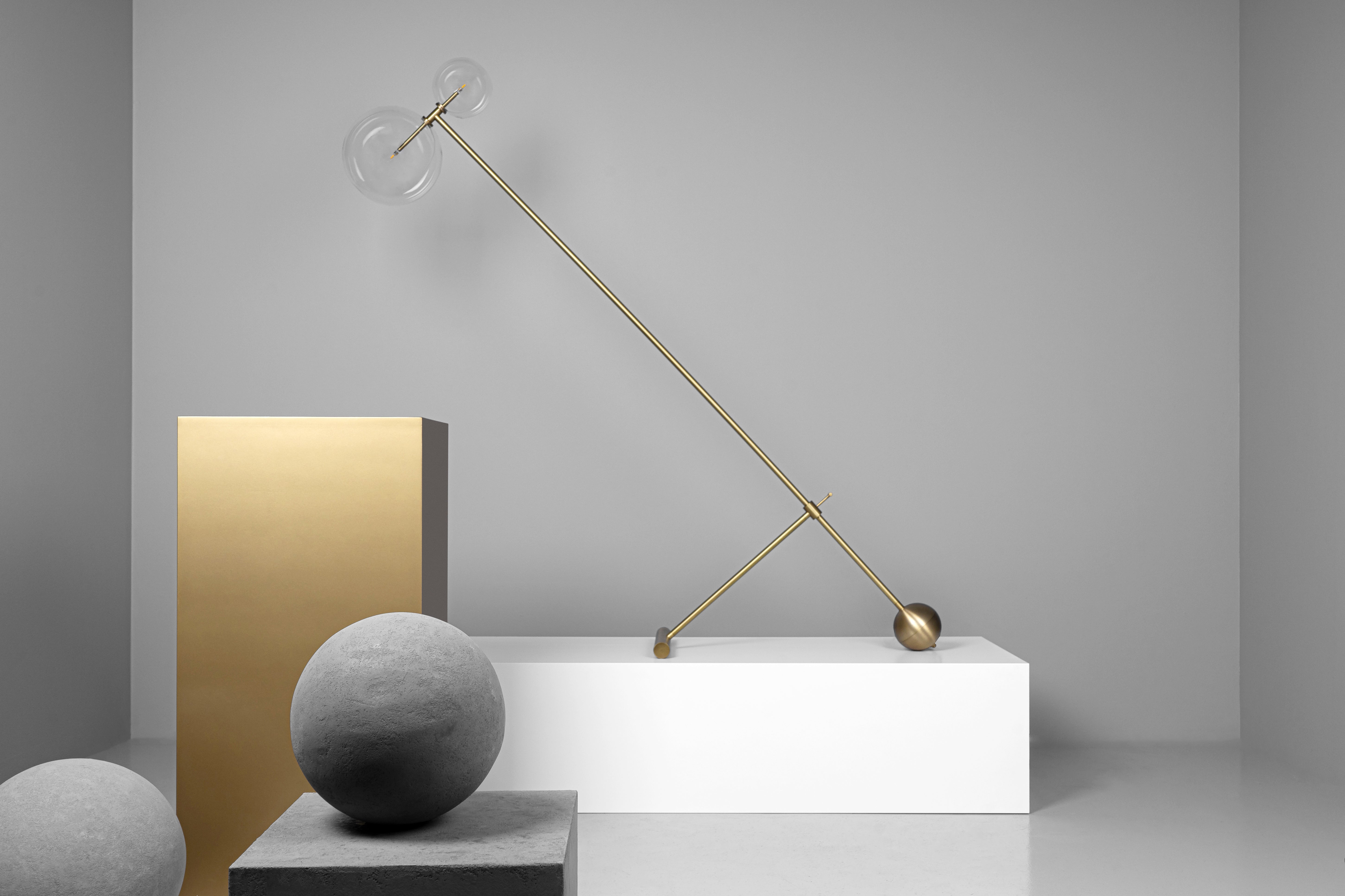 Schwung Zosia Burnished Brass Transparent Globe Floor Lamp